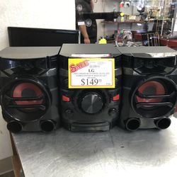 10030 Used LG Corded Bluetooth, CD, FM, AM, Hifi Home Stereo System W/ Right & Left Speakers 04828