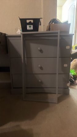 Grey crib w/dresser