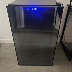 Wine Cooler: 32-Bottle Dual Zone by Wine Enthusiast
