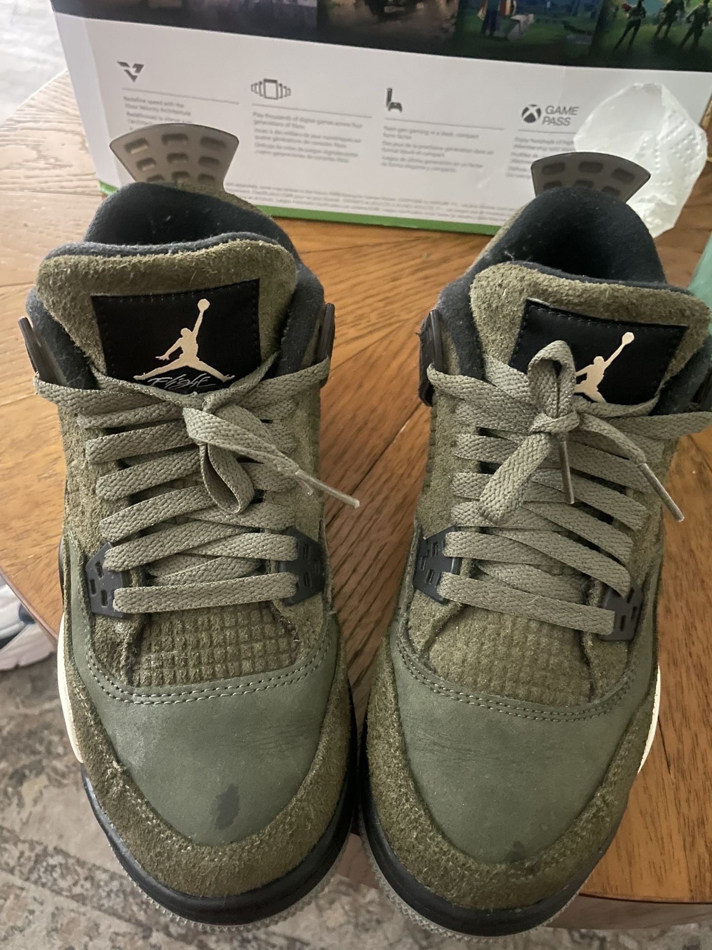 Jordan 4 Olive green
