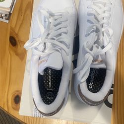 NEW IN BOX. Adidas Advantage Tennis 