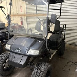 DOES NOT RUN Lifted Golf Cart