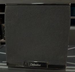 Definitive Technology SuperCube 2000 SUBWOOFER  built-in 650-watt amplifier frequency response: 20-200 Hz 7-1/2" long-throw woofer pressure-coupled to
