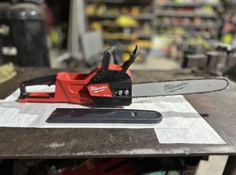 Milwaukee M18 FUEL 16 in. 18V Lithium-Ion Brushless Battery Chainsaw (Tool-Only