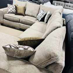 Beautiful Three Piece Reversible Chaise Couch!