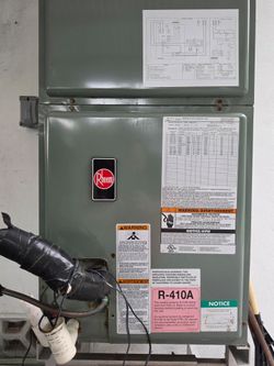 2 Tonnage Rheem central A/C unit (works great)