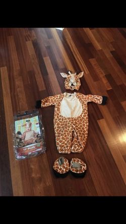 Giraffe costume -size 18-24M