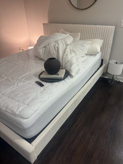 Queen Mattress Excellent Condition