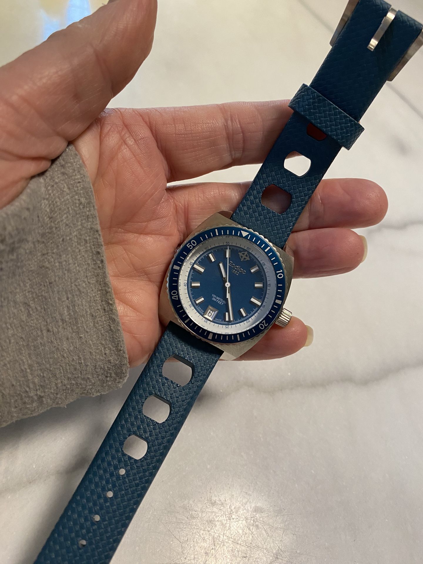Zodiac 1882 Blue SeaDragon Watch ZO2282 100 Meters 330 Feet