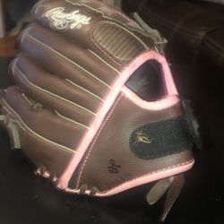 Child’s Baseball/Softball Leather Rawling Glove  Now Reduced to $15 