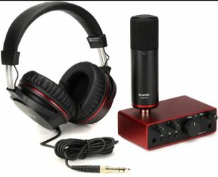 Focusrite Scarlett Solo Studio 4th Gen USB-C Audio Interface Bundle