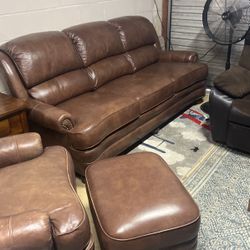 Living Room Set Smith Brothers. Leather 