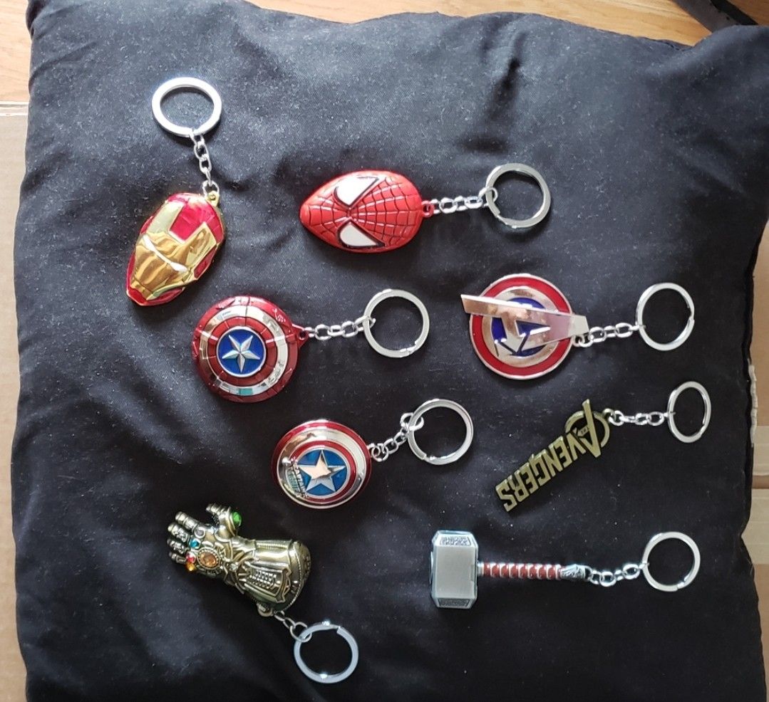 Avengers Keychain - Thanos, ironman, Spiderman, captain America, Thor