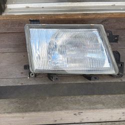 1998 Subaru Forester Passenger Side Headlight
