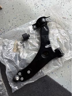 2010 Ford Focus control arm set