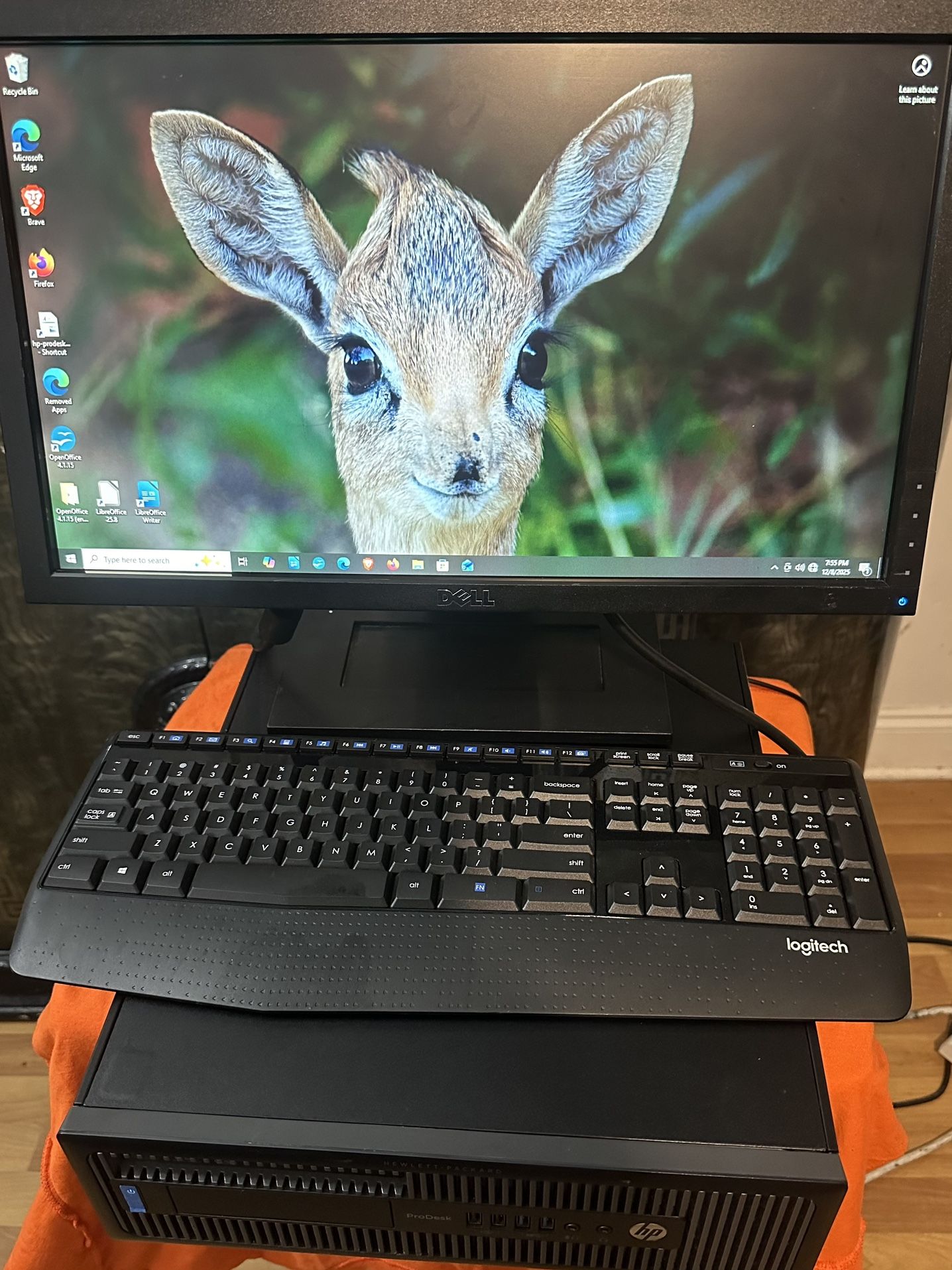 Lots Of Updated Desktop Computers Complete With Tower, Monitor, Keyboard And Mouse (windows 10) $100 Each!!!