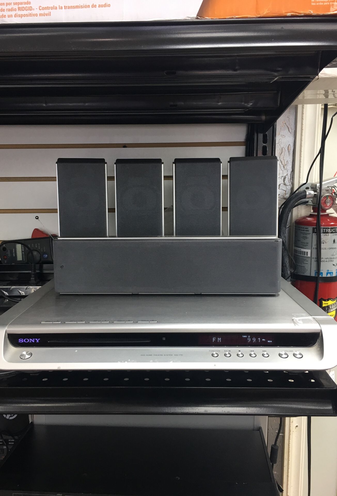 Sony S-master DVD Home Theater System DAV-FR1