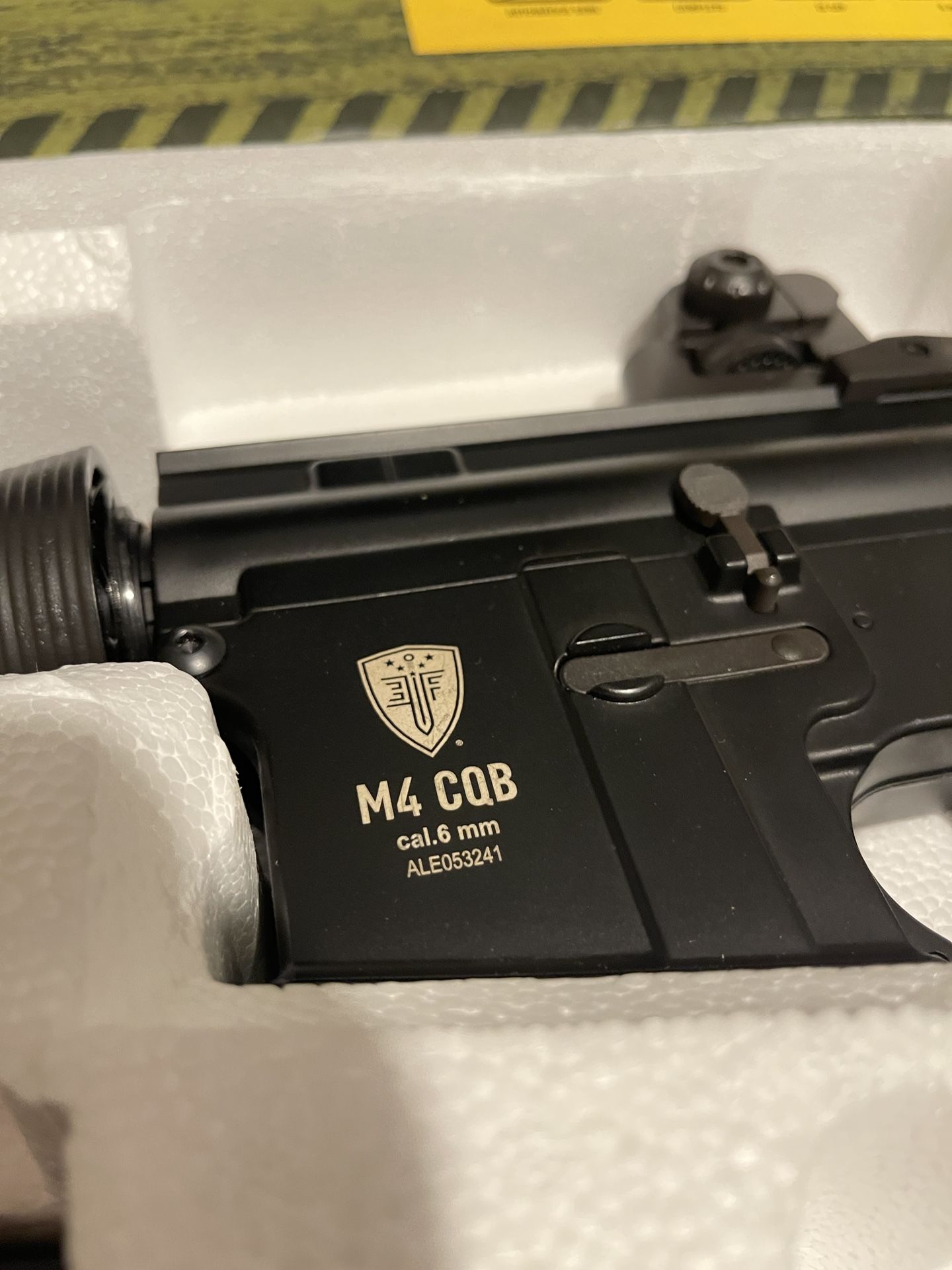 Elite Force M4 CBQ TOY AEG Full Auto 330 FPS (Open Box)