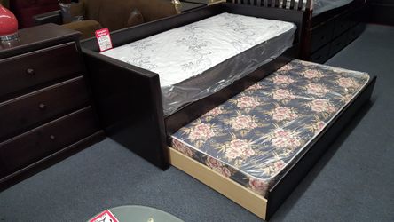 Twin Daybed with Trundle and 2 Twin Mattresses