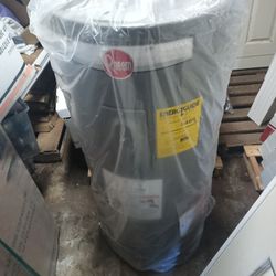 40 gallon Electric Water heater 