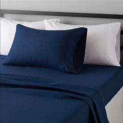 Amazon Basics Lightweight Super Soft Easy Care Wrinkle Free Microfiber 3 Piece Bed Sheet Set with 14-Inch Deep Pockets, Twin, Navy Blue, Solid, Kids, 