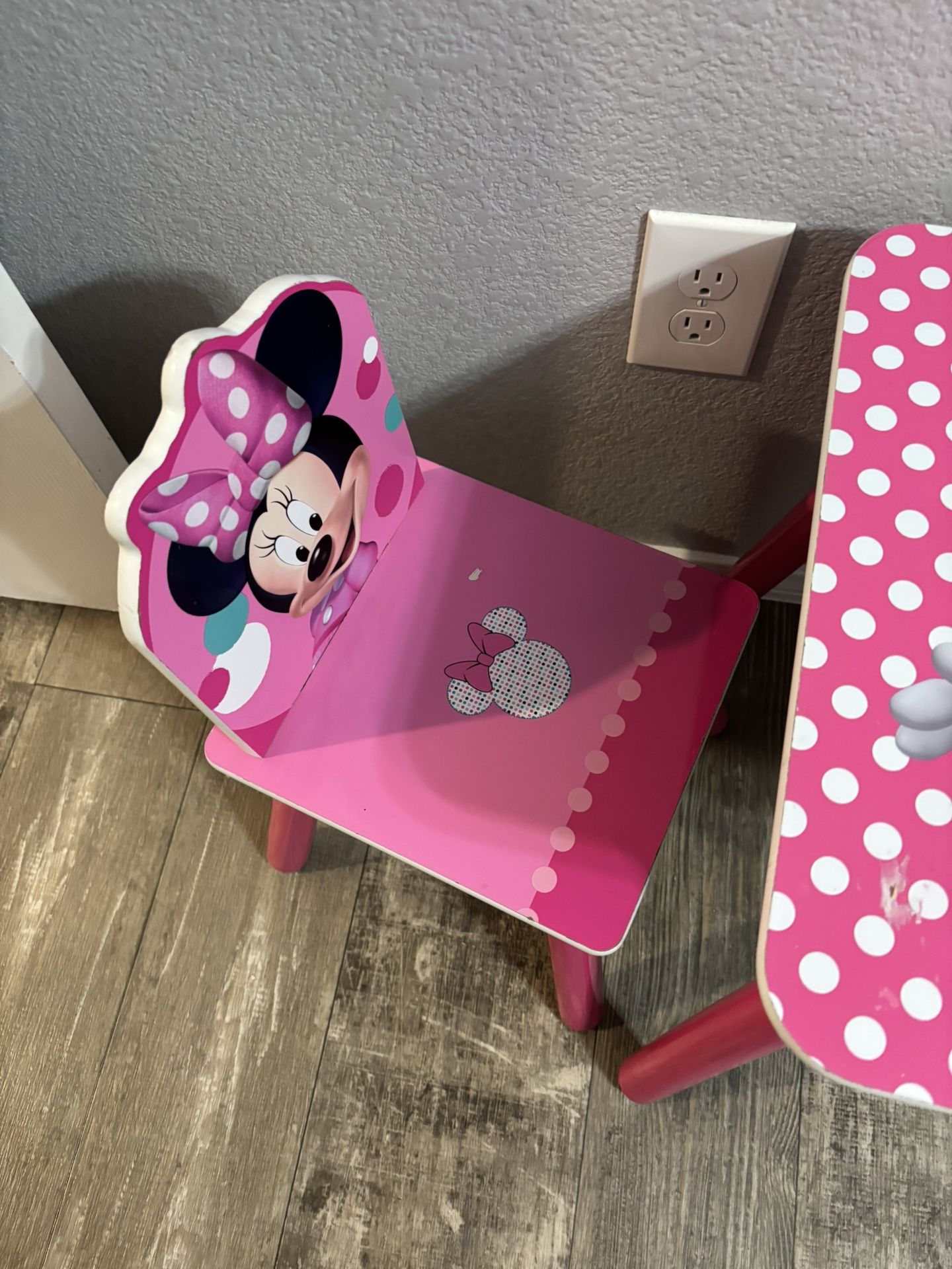 Kids Table With 2 Chairs