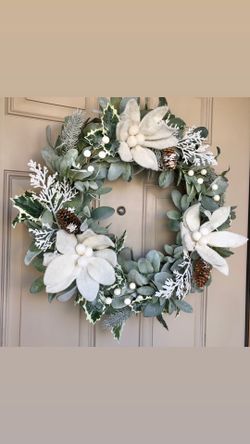 White Christmas Wreath