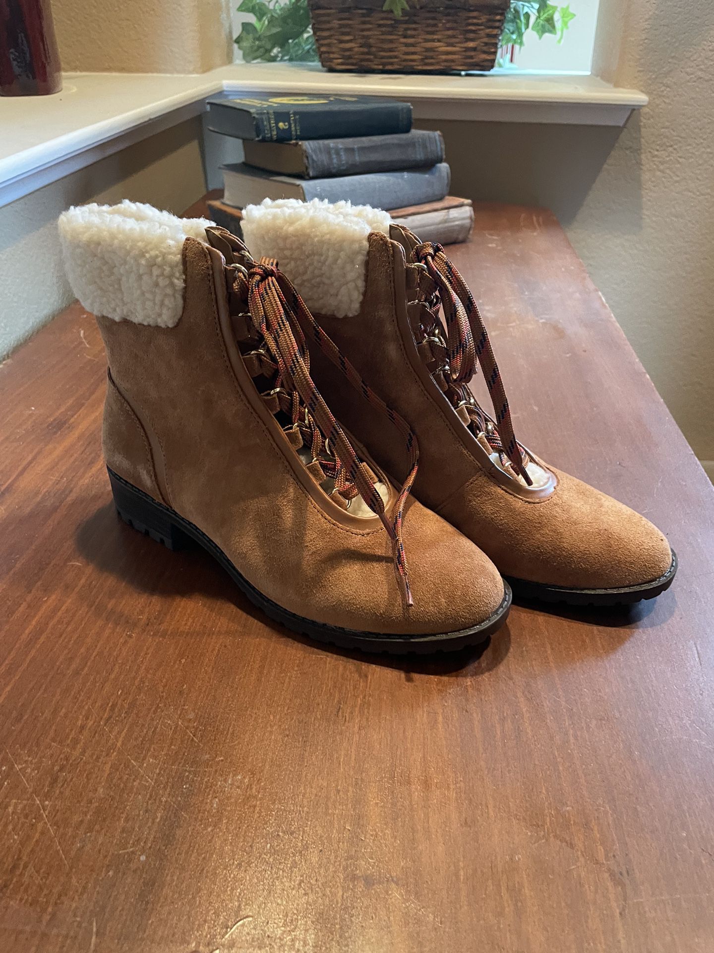  New Crown & Ivy Tan Suede fur boot   Size 7