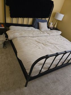 Selling King Size Bed And Mattress