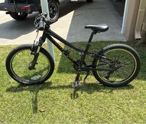 Specialized 2021 Hotrock 20 MTB bike