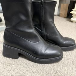 8.5 Boots