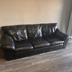 FREE COUCH