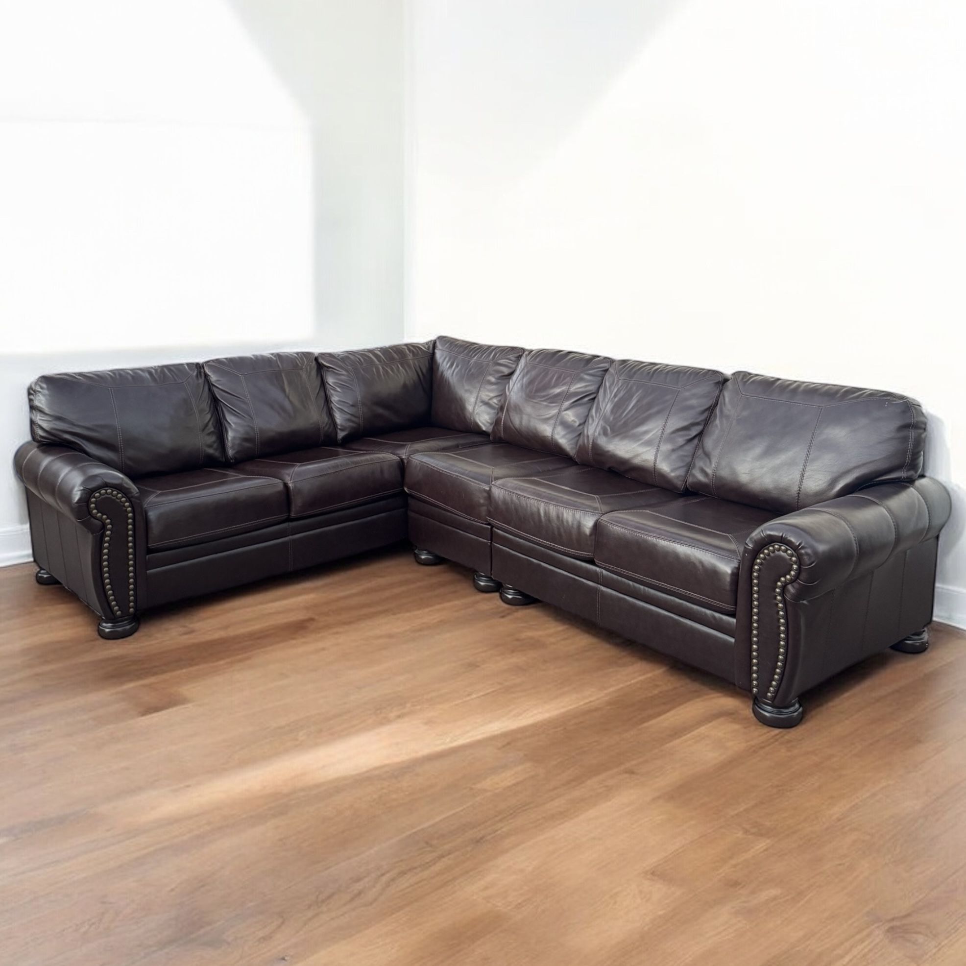 LEATHER SECTIONAL COUCH
