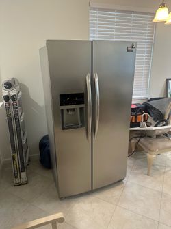 Frigidaire Fridge