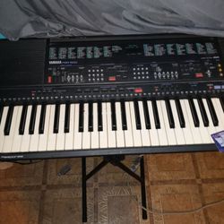 Yamaha Par500 Keyboard And Stand