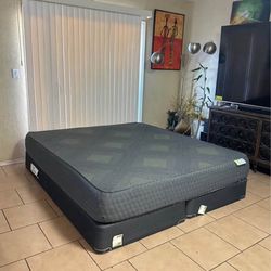 NEW CALIFORNIA KING SIZE MATTRESS AND BOXSPRINGS FROM LIVING SPACES FOR SALE! IN EXCELLENT CONDITION,  FREE DELIVERY