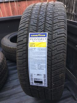 P235/55R17 GoodYear tire