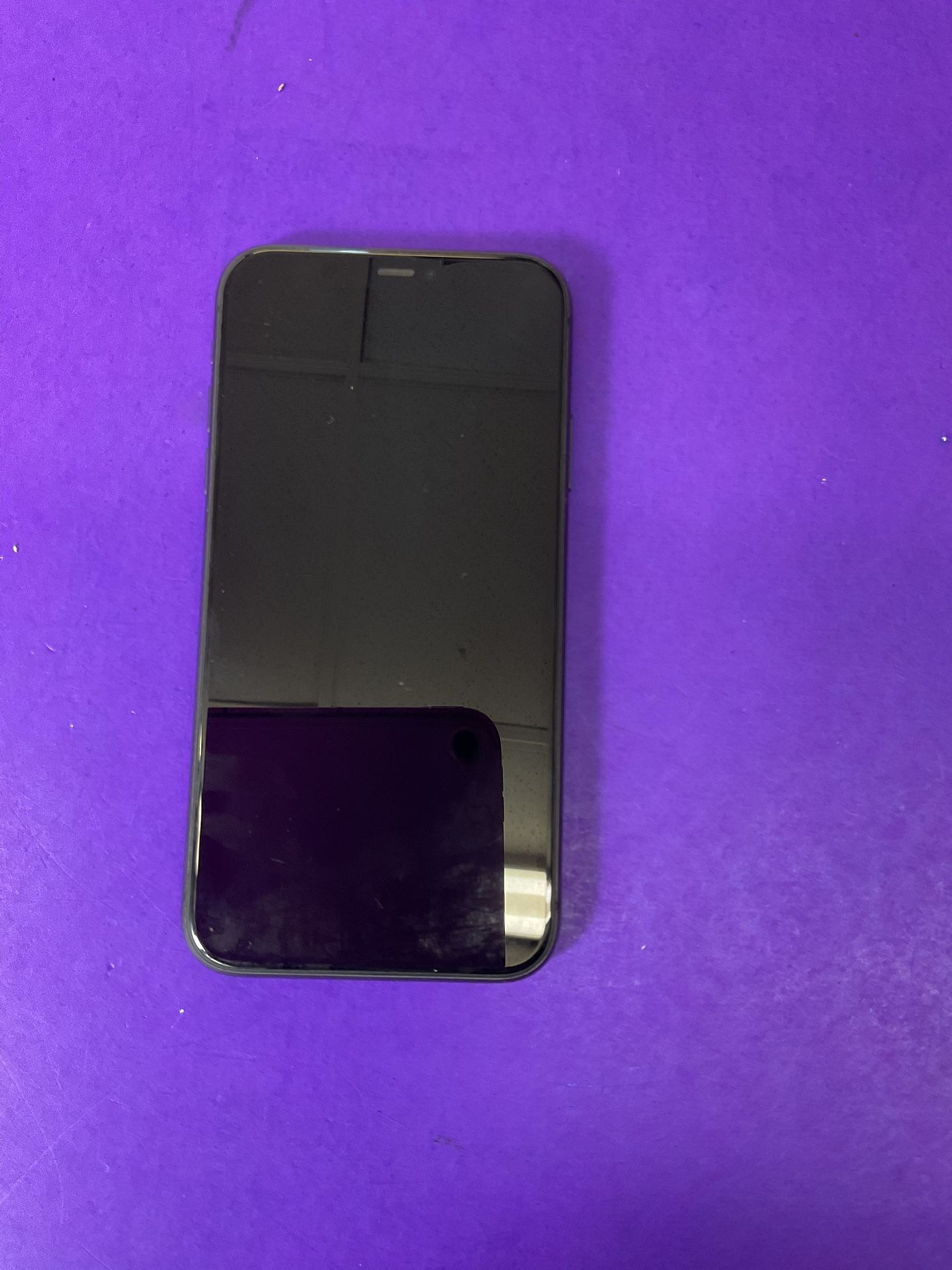 iPhone 11 Unlocked 64GB MWJE2LL/A – iOS 18.3.2 – Good Condition