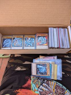 Huge Lot Of Yu-Gi-Oh Cards