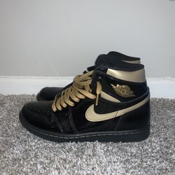 Air Jordan 1 Black Metallic Gold