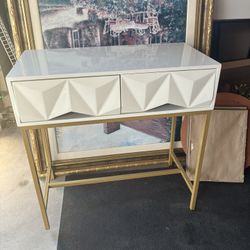 Nightstand/End Table