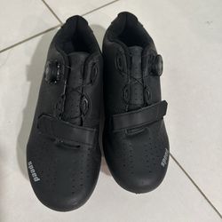 Almost New Cycle Peleton Compatible Shoes Size 9 Women
