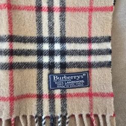 Burberry Classic  Nova Check Scarf