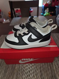 Black and White Boy Nike Shoes 9c