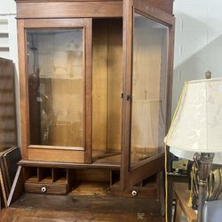 Villa Valencia Dresser And mirror Set