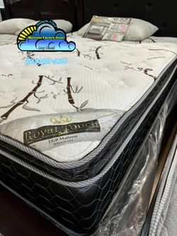 Queen Royal Touch Hybrid pillow top mattress and box spring base tambor nuevo new
