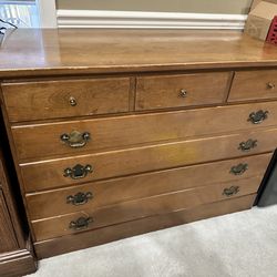 Ethan Allen Bedroom Furniture Set (6 Pieces).  Real wood.