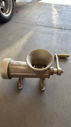 Manual grinder