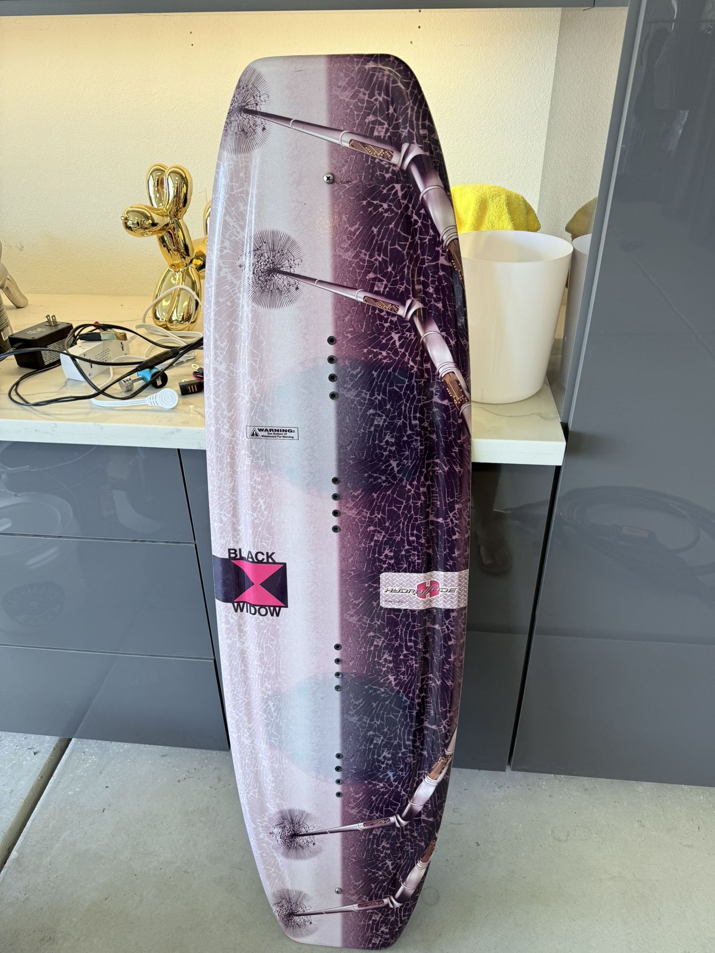 HydroSlide Black Widow Wakeboard 56inch 142cm