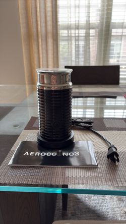 Nespresso Aeroccino 3 Electric Milk Frother & Steamer (Model 3694) - Black. In excellent condition